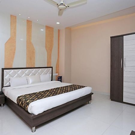 Oyo 10360 Hotel Grand Manoranjan Gorakhpur Exterior foto